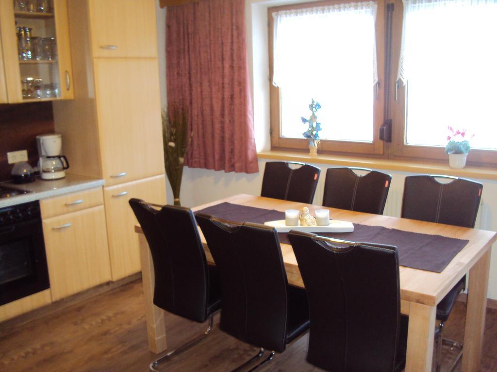 Haus Eben Apartamento Hippach Quarto foto